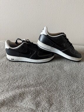 Nike Low-Top Sneakers in Black and White Trim